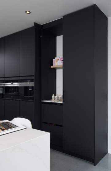 Ontbijtkast zwart open 2