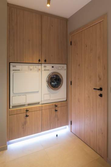 Waskast   Inbouwkast voor wasmachine en droogkast in badkamer